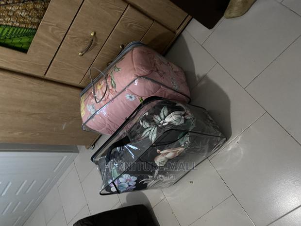Wholesale Kingsize Bed Sheet, Heavy Duvet and 4 Pillow Case · Photo 2