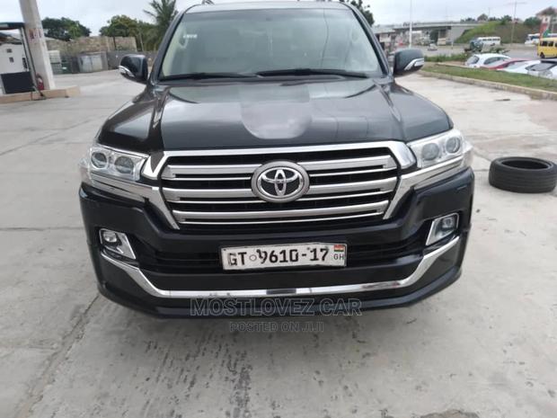 Car Rental Landcruisers for Business Trip and Conference · Photo 3