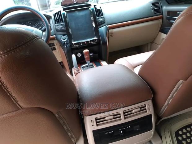 Car Rental Landcruisers for Business Trip and Conference · Photo 4