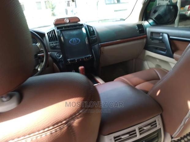 Car Rental Landcruisers for Business Trip and Conference · Photo 7
