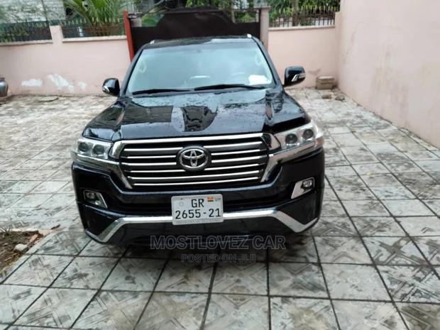 Car Rental Landcruisers for Business Trip and Conference · Photo 8