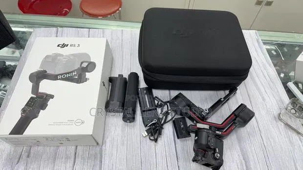 Dji Rs3 Gimbal in Box With Bag · Photo 1