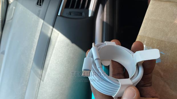 Apple Macbook Original USB -C Charge Cable (2M) · Photo 2