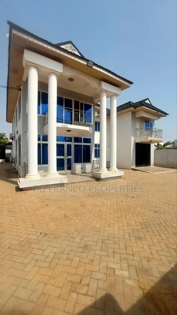 5bdrm House in Kg. Franco, Airport Residential Area for rent · Photo 1