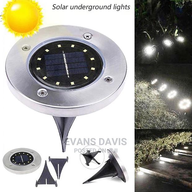 Waterproof Ground/Floor Solar Light 16 Leds · Photo 1