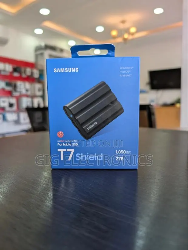 Samsung T7 Shield Portable External SSD 2tb - Blue · Photo 1