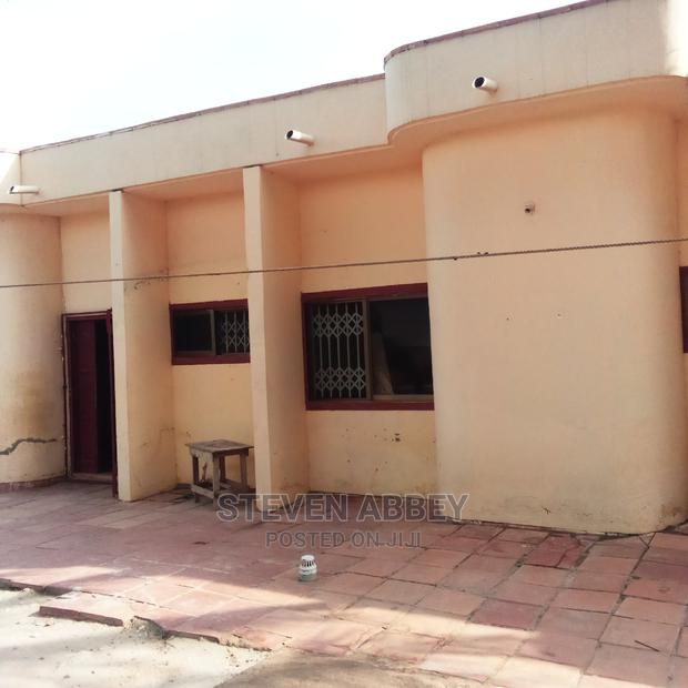 2bdrm Apartment in Adom, Teshie for Rent · Photo 5