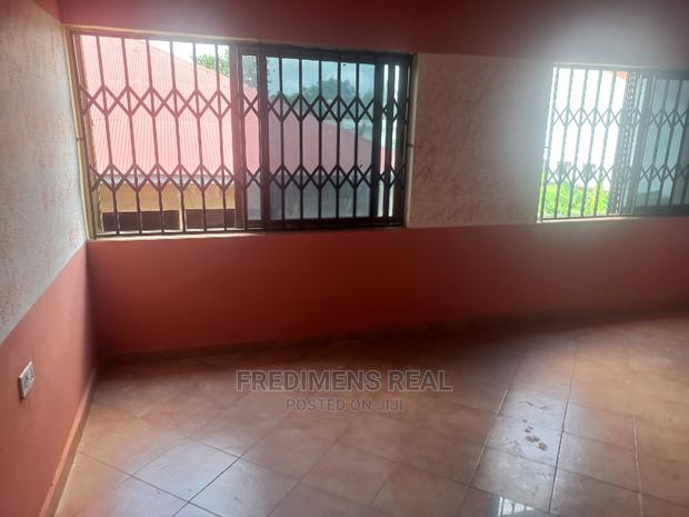 8bdrm House in Apatrapa For Sale, Kumasi Metropolitan for sale · Photo 3