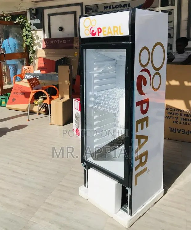 Durable Pearl PVC 316 Single Door Beverage Cooler(Mirror). · Photo 1