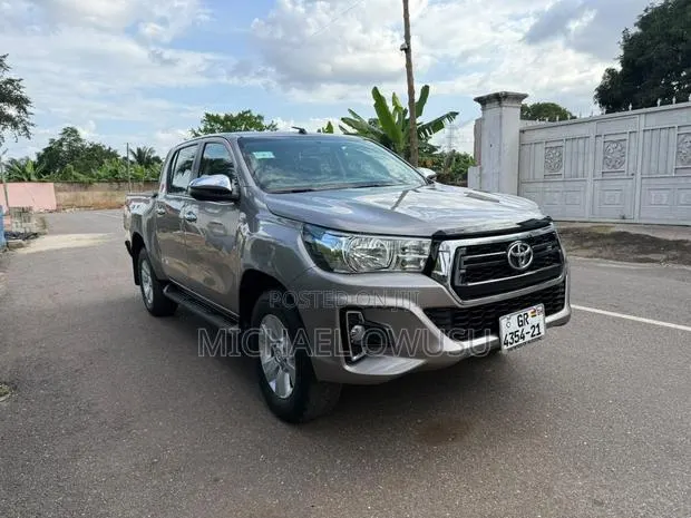 Toyota Hilux 2021 Gray