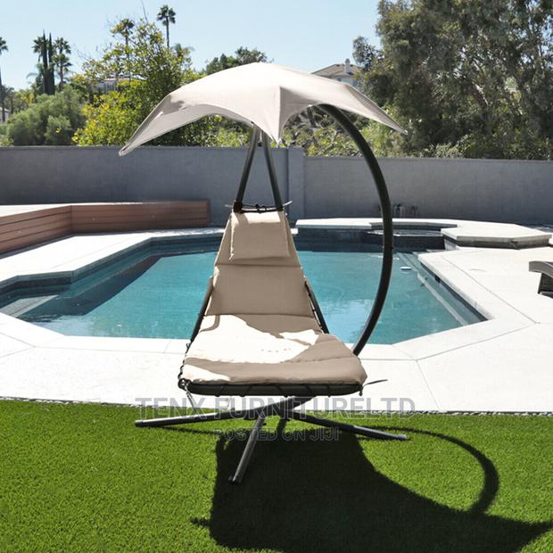 Hanging Chaise Lounger Chair · Photo 2