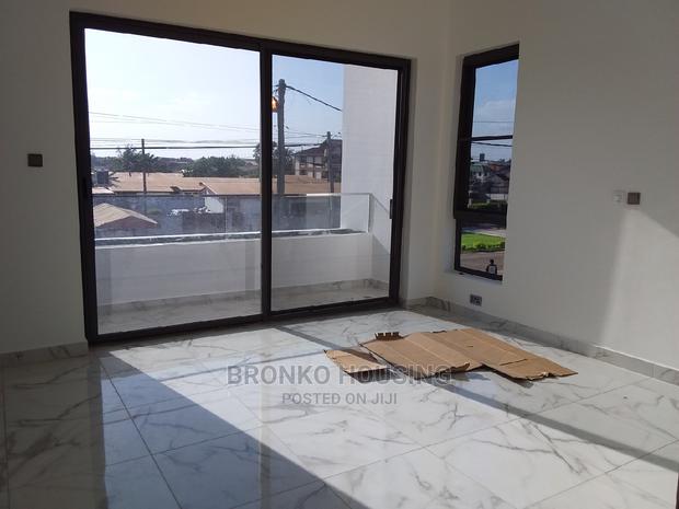 3bdrm House in Bronko Housing, Spintex for rent · Photo 6