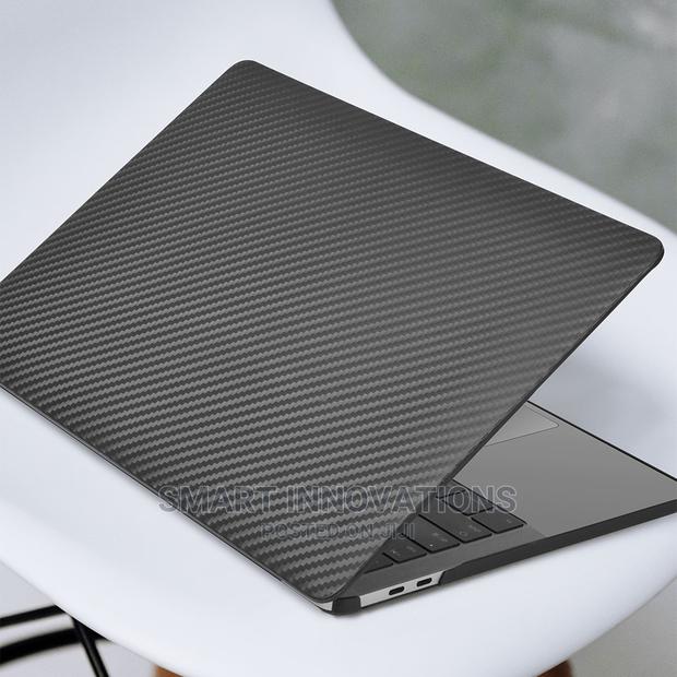 Macbook Air 13.6 (2022) Ikavlar Hard Shell Protective Case · Photo 1