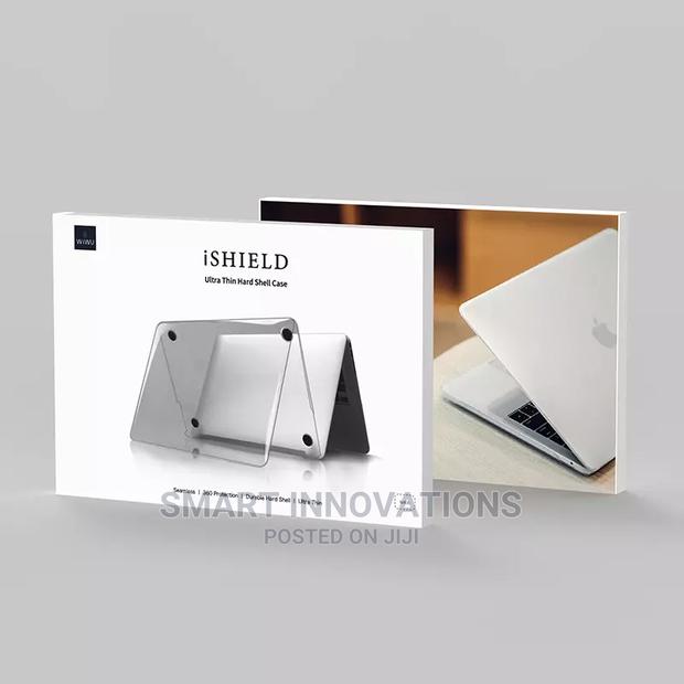 Macbook Air 13.6 Inch (2022model) Ishield Case · Photo 5