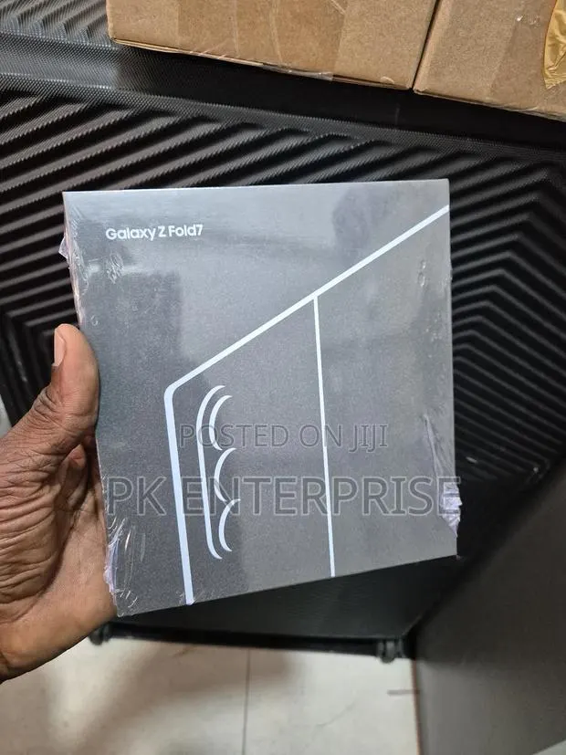 New Samsung Galaxy Z Fold7 256 GB Black · Photo 1