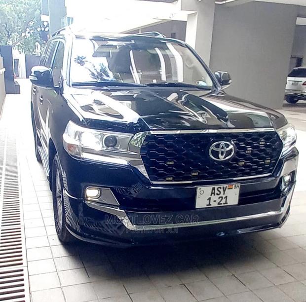 Car Rentals Luxury Landcruisers V8 for Rent in Accra Ghana · Photo 2