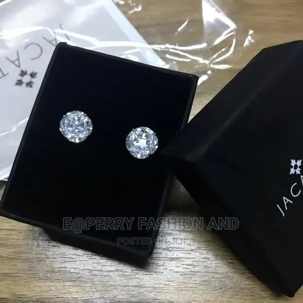 Magnetic Earring · Photo 1