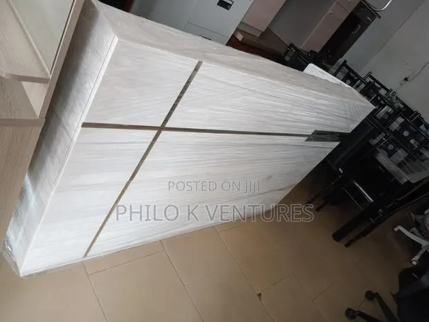 Hospital Reception Area Table · Photo 1