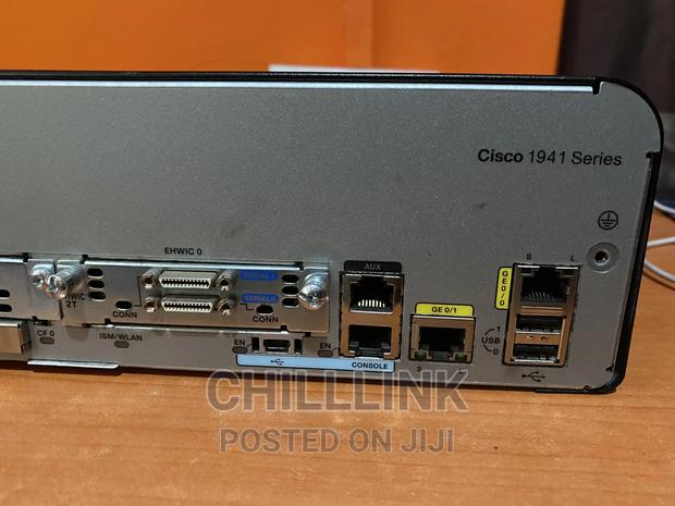 Cisco 1941 Integrated Services Router · Photo 5