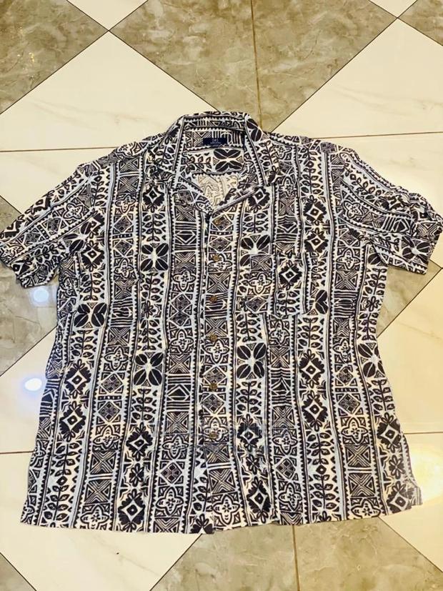 Flower Shirt · Photo 3