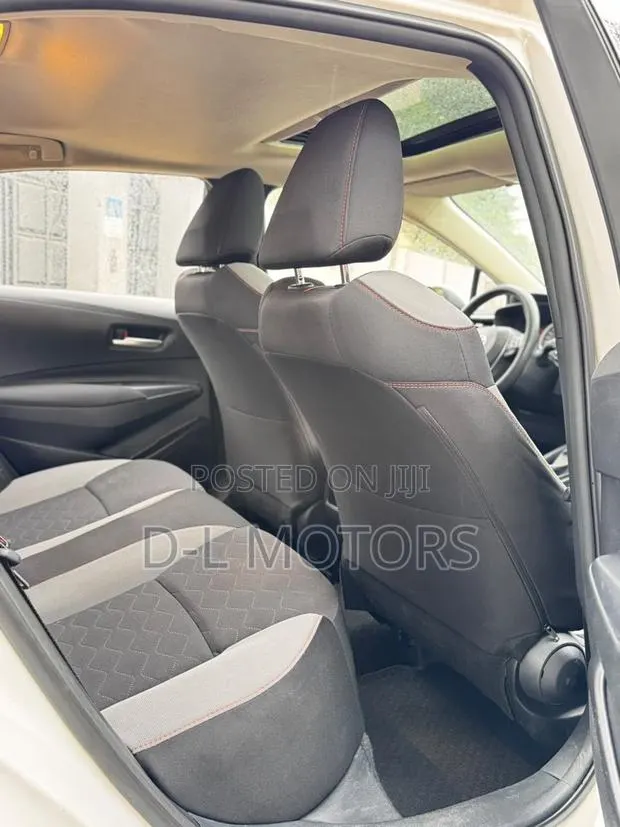 Toyota Corolla XSE 2023 White · Photo 1