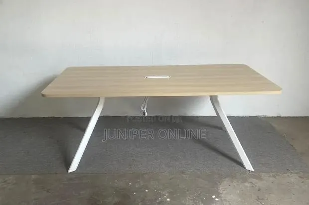 Conference Table ( 6 Seater) Grands Burge · Photo 1