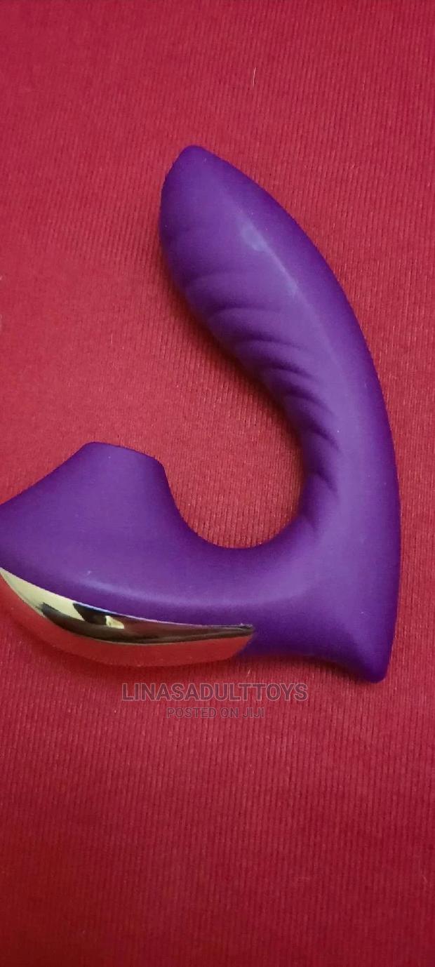 Silicone Dildo and a Clit Sucker for Women · Photo 2