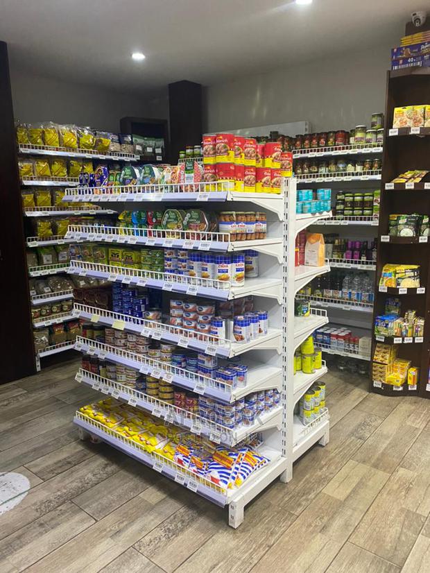 Supermarket Shelves · Photo 6