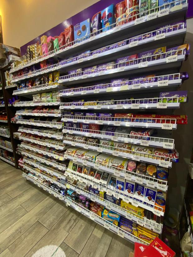 Supermarket Shelves · Photo 7
