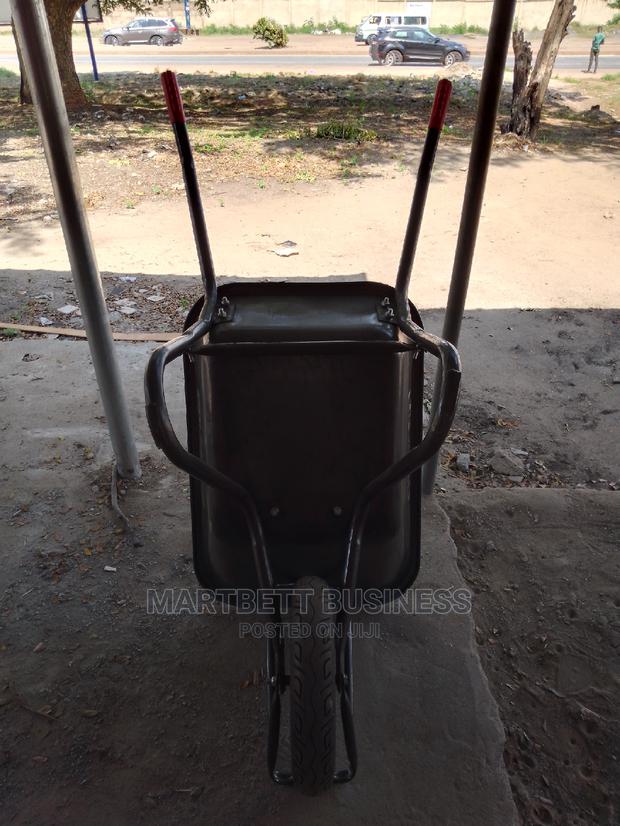 Quality Foreign Wheelbarrow · Photo 4
