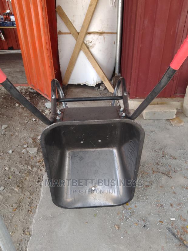 Quality Foreign Wheelbarrow · Photo 1