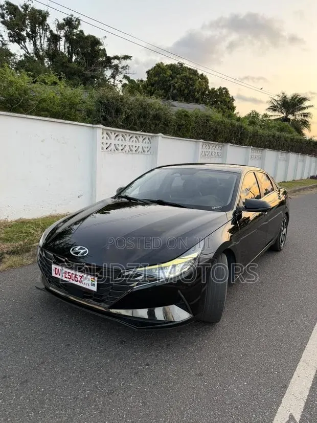Hyundai Elantra Limited 2021 Black · Photo 1