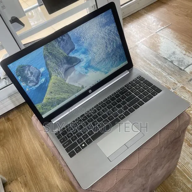 Laptop HP 255 G6 8GB AMD Ryzen 5 SSD 256GB · Photo 1