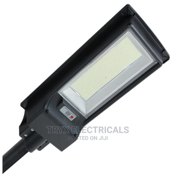300w Solar Street Light With Remote Control - Black · Photo 4