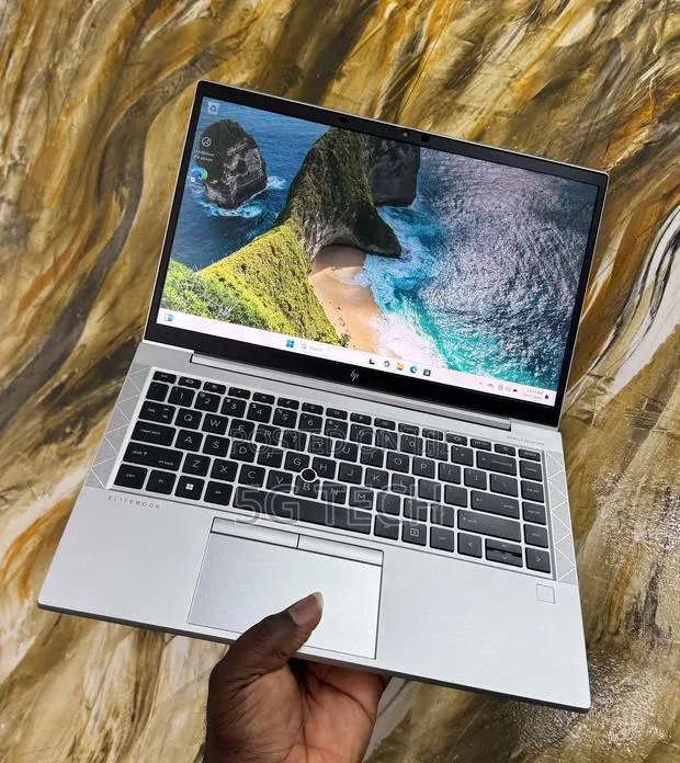 Laptop HP EliteBook 845 G8 16GB AMD Ryzen 7 SSD 256GB · Photo 1