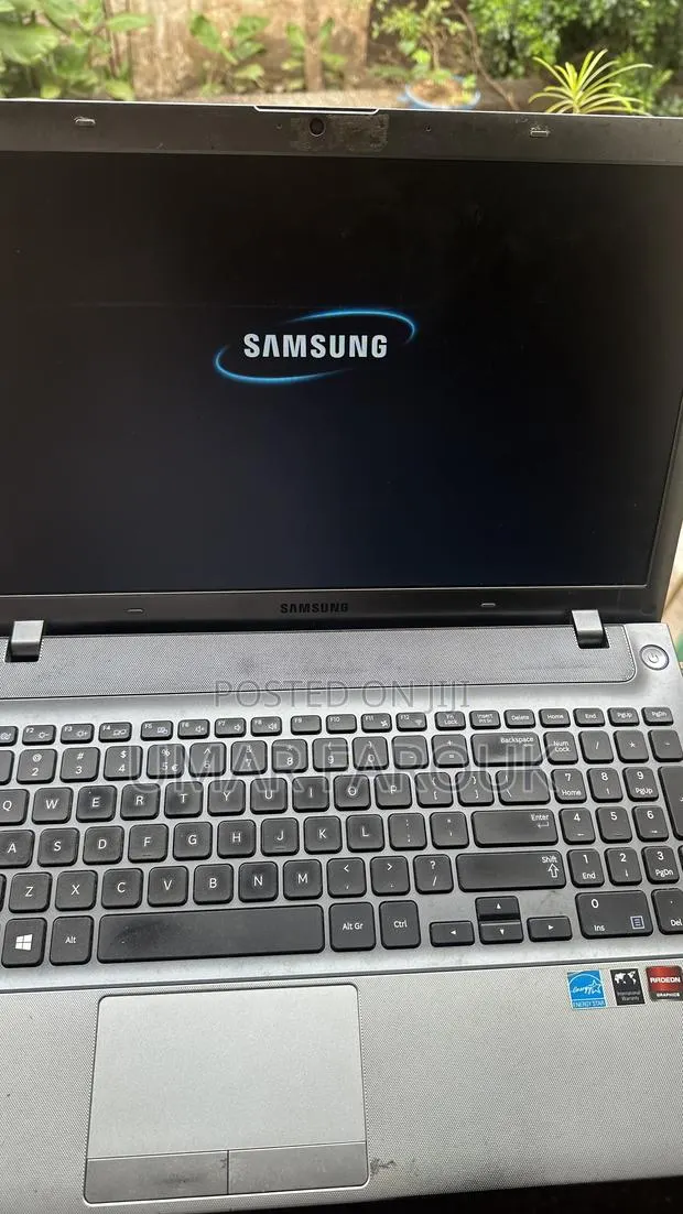 Laptop Samsung 4GB Intel Core i5 HDD 256GB · Photo 1