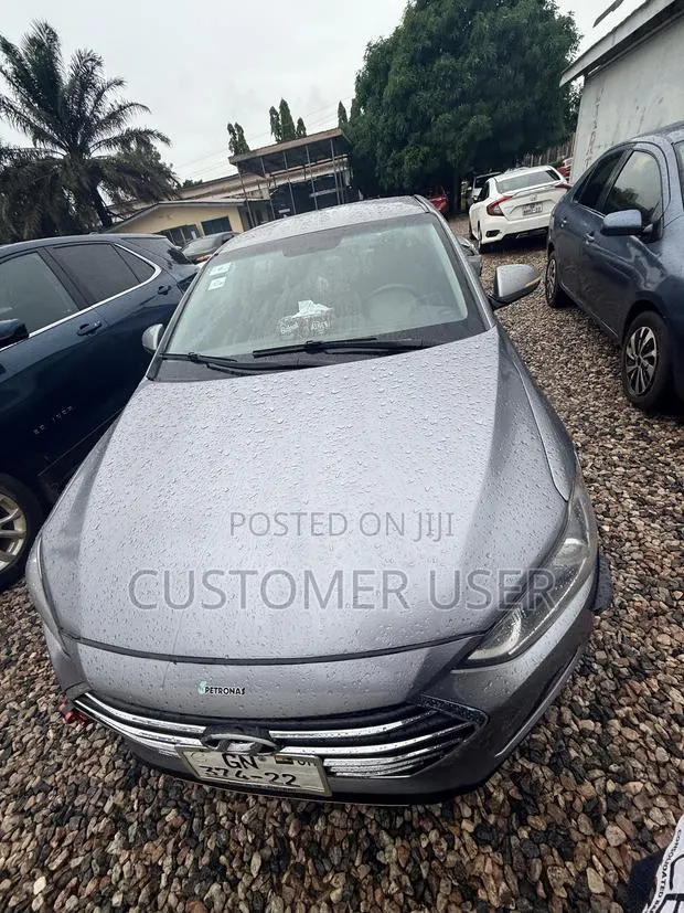 Hyundai Elantra 2017 Silver · Photo 1
