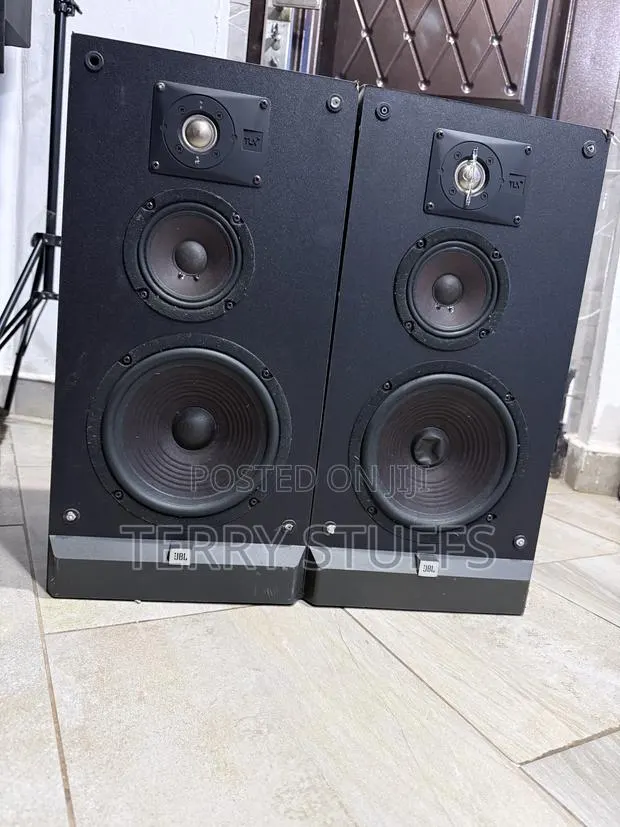 JBL Speaker · Photo 1