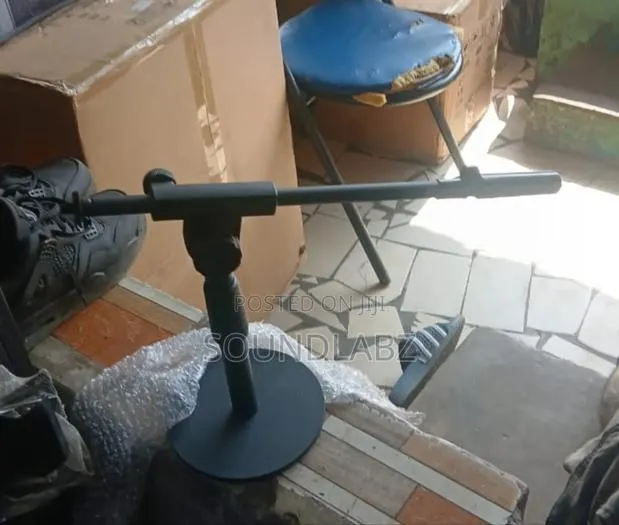 Adjustable Desktop Microphone Stand · Photo 1
