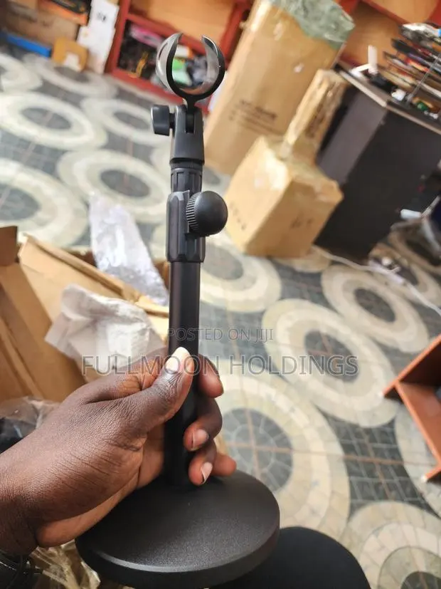 Metal Heavy Desktop Microphone Stand · Photo 1