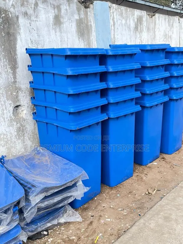 240l Blue Dustbins With Flat Cover · Photo 1