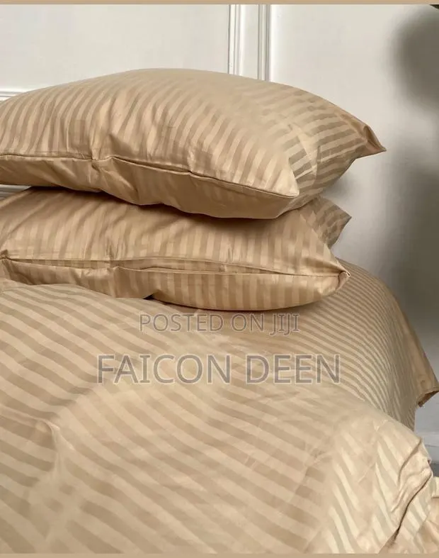 The Feel of Real Cotton (2 Hotel Cotton Bedsheets ,4 Pillow Cases · Photo 1