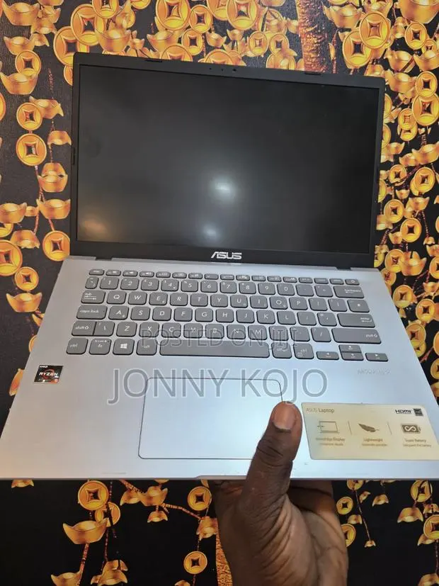 Laptop Asus M50SA 16GB AMD Ryzen 5 SSD 256GB · Photo 1