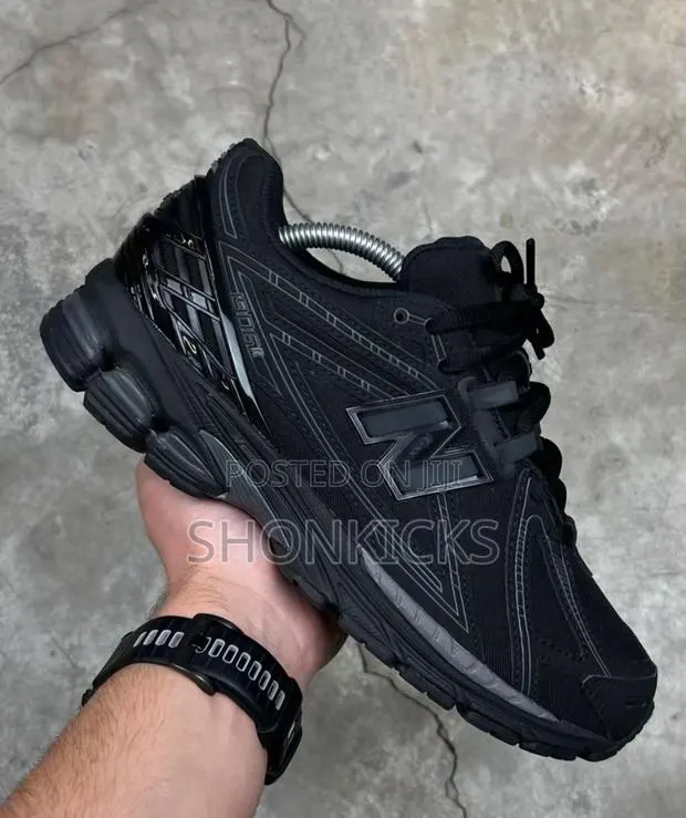 New Balance 1906R Black/Grey · Photo 1