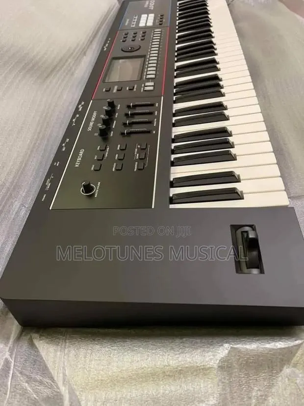 Roland Juno-D6 Keyboard Synthesizer. · Photo 1