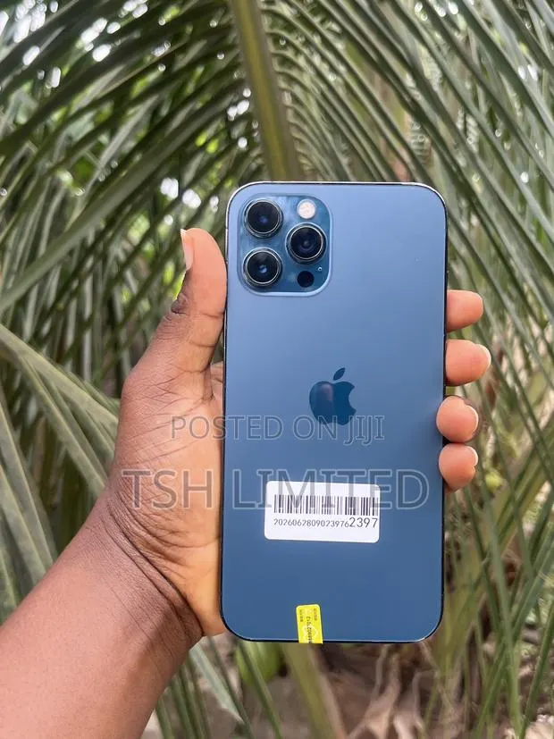 Apple iPhone 12 Pro Max 128 GB Blue · Photo 1