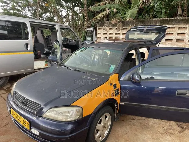 Opel Astra 2002 Blue · Photo 1