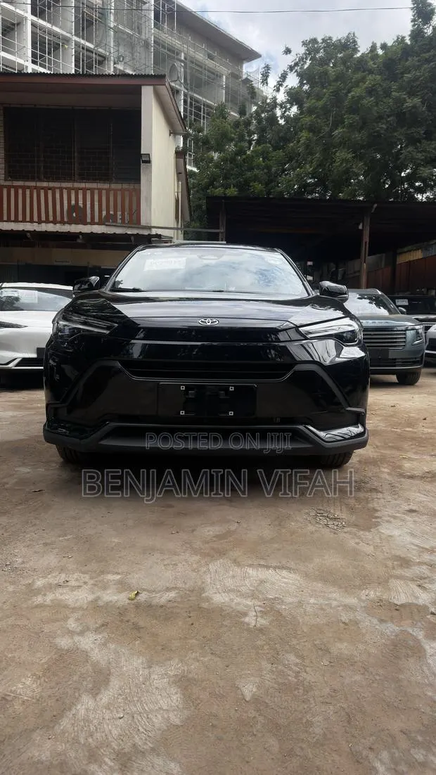 New Toyota Frontlander 2025 Black · Photo 1