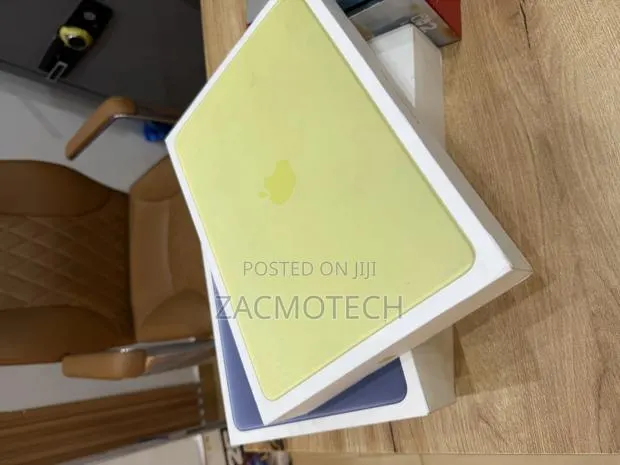New Laptop Apple MacBook 8GB SSD 256GB · Photo 1