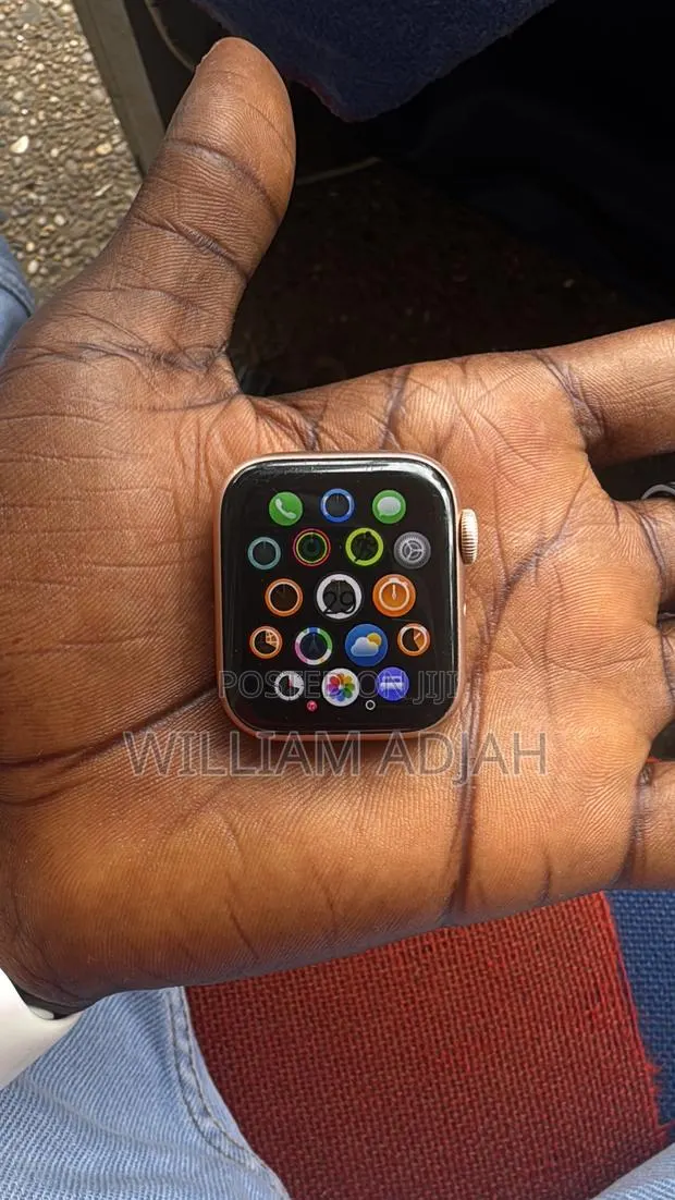 Apple Watch Series 6-40mm · Photo 1